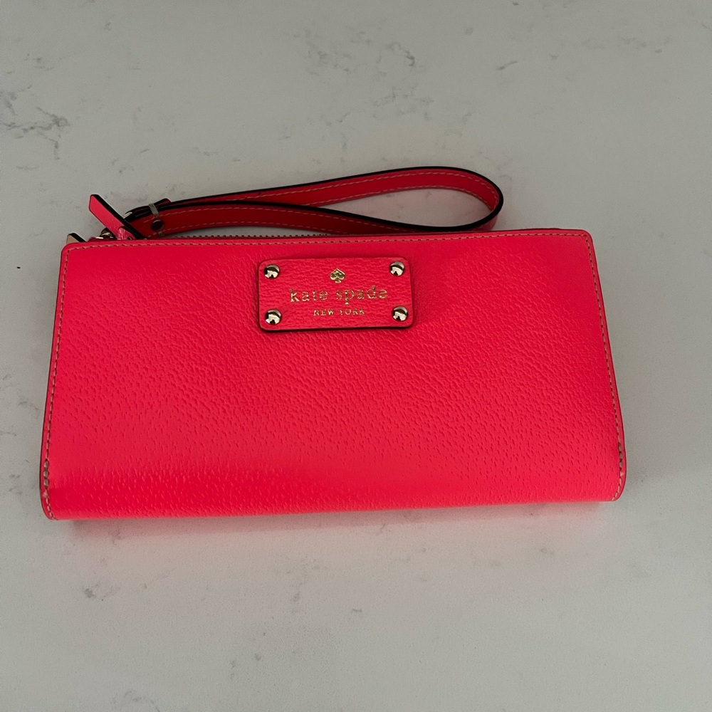 Kate Spade ♠️ wristlet wallet